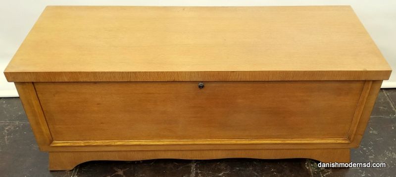 Blonde pickled oak Mid-Century blanket chest by Lane of Altavista, Virginia. Chest was manufactured between 1961 and 1963 and is an update of a design by Ernest C. Crocker.